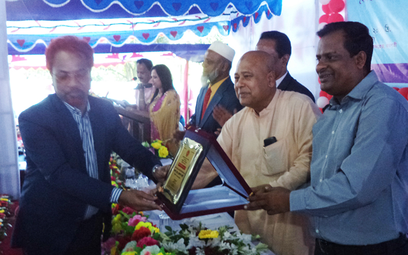 চাঁপাইনবাবগঞ্জের জেলায় আবারও সেরা করদাতা এরফান আলী। 